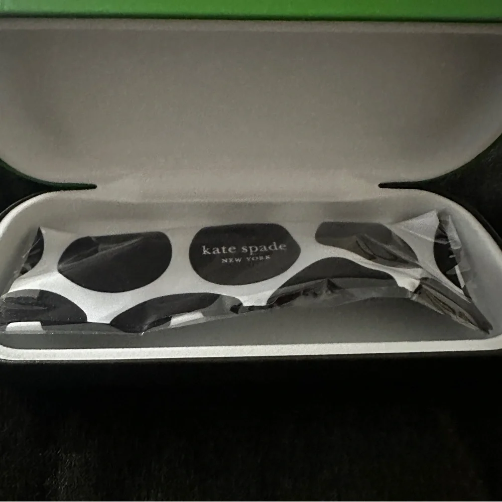 Kate Spade Green Glasses Case - Picture 2 of 4